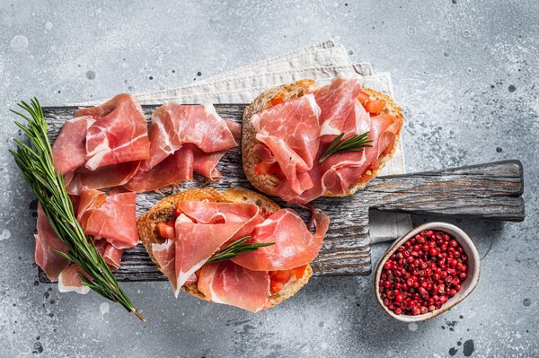 Pourquoi choisir les jambons ibériques pour garnir vos plats ?