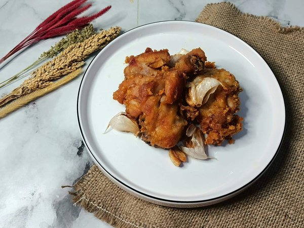 Quelles sont les étapes pour un parfait cari de poulet rapide ?